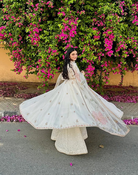 Jahnoor embroidered suit set