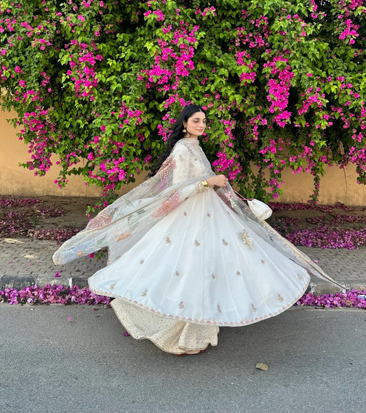 Jahnoor embroidered suit set